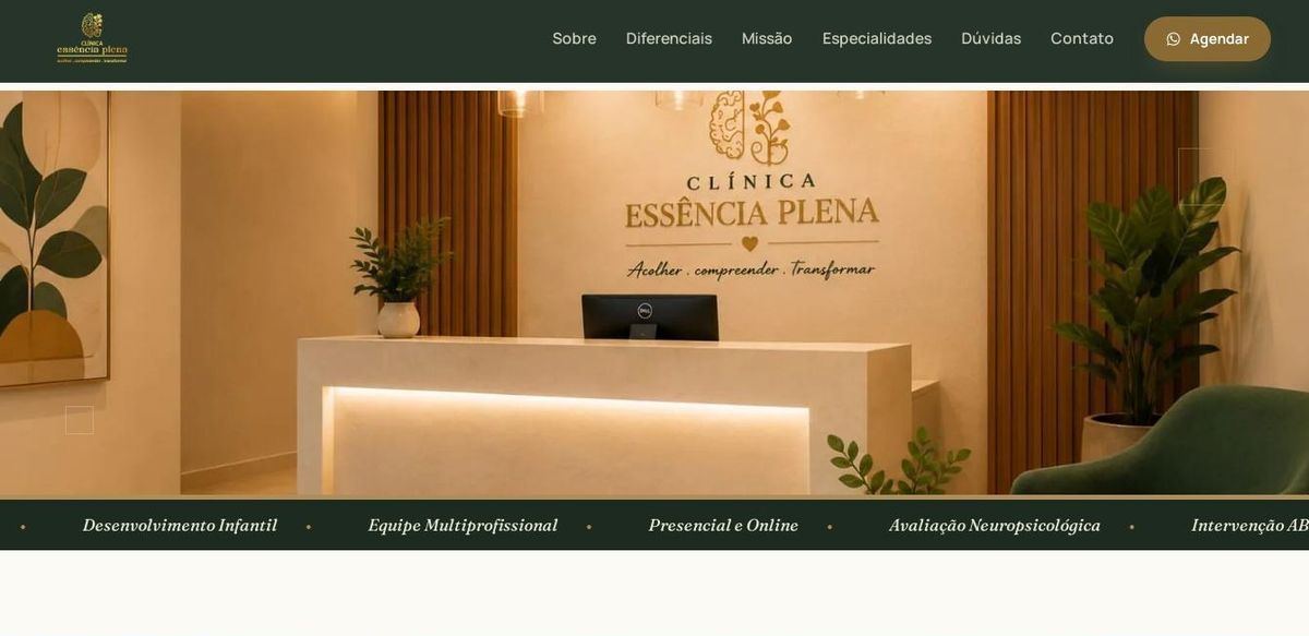 Site institucional para clínica multiprofissional, com foto da recepção física